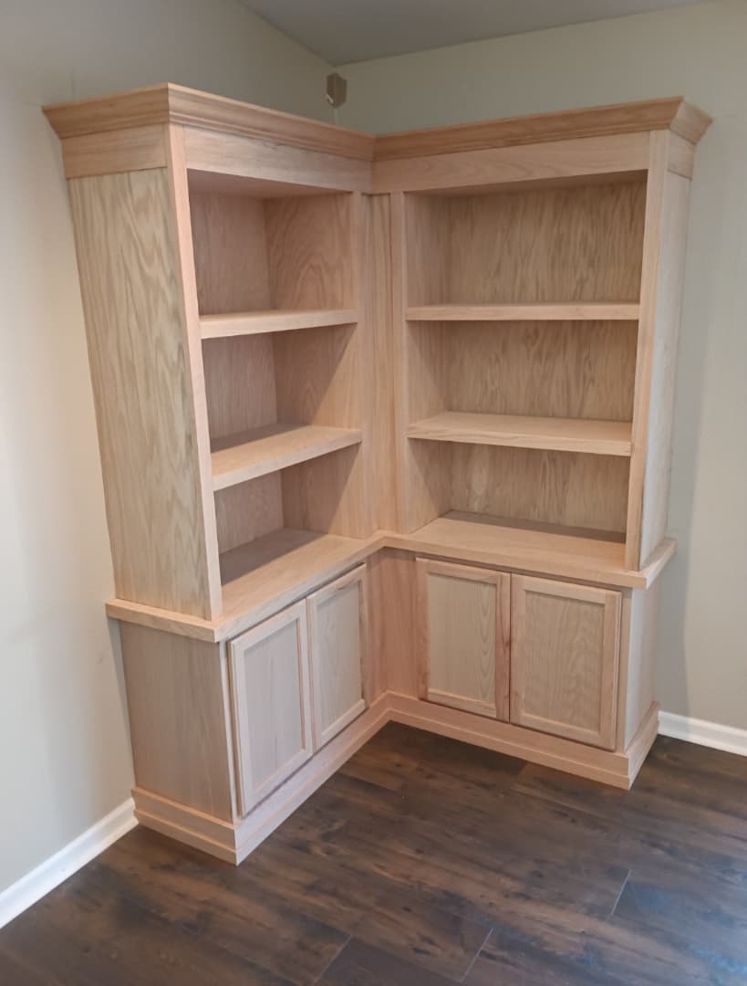 Corner Oak Built-In Bookcase — photo 1